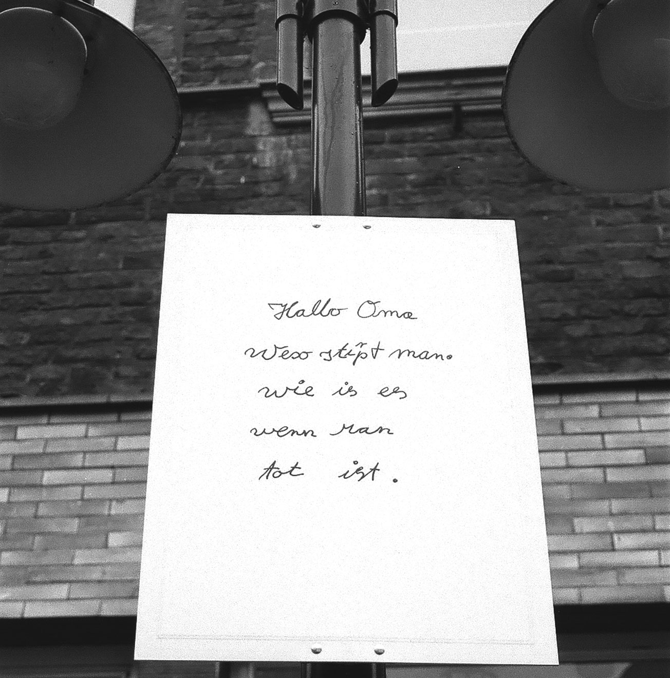 Solvetur ambulando: ortsspezifische Installation im Stadtraum